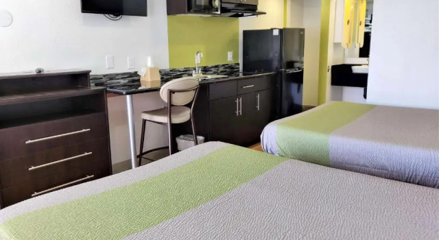 Четырёхместный номер Standard Studio 6-Fresno, CA - Extended Stay
