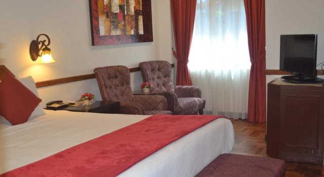 Shah's Village Hotel