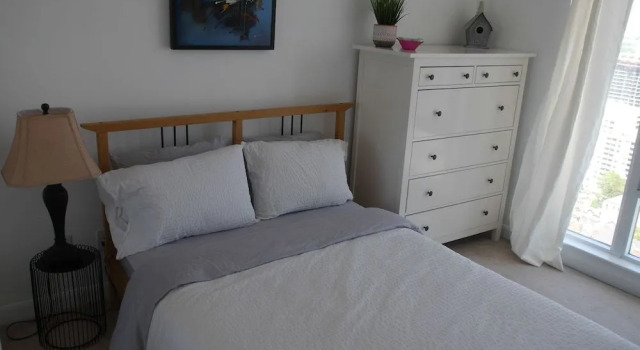Gorgeous 2BR with Stunning Views, Забронировать Отель Торонто Greater Toronto Area, рядом с Театр Принцесса Уэльса