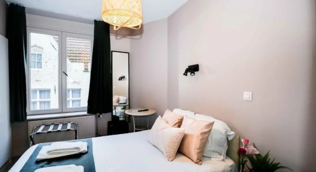 Hotel Rose Red, Забронировать Отель Отели Брюгге 3 звезды, рядом с Городские ворота Смеденпоорт, 3*