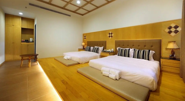 Четырёхместный номер Standard LanHai Inn