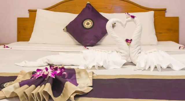 Guesthouse Belvedere - Room for 2 Near Patong Beach, Wifi and Ac