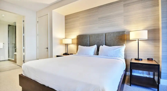 Luxurious 3 BR in Canyons Village- Ski in ski out! Save 20% on 7 Nights, Забронировать Отель Отели Парк-Сити с парковкой, рядом с Canyons Parking Lot, Парковка
