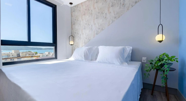 AION suítes 305 - Compacto e luxuoso loft duplex - Rooftop com piscina e academia - À poucos passos da praia