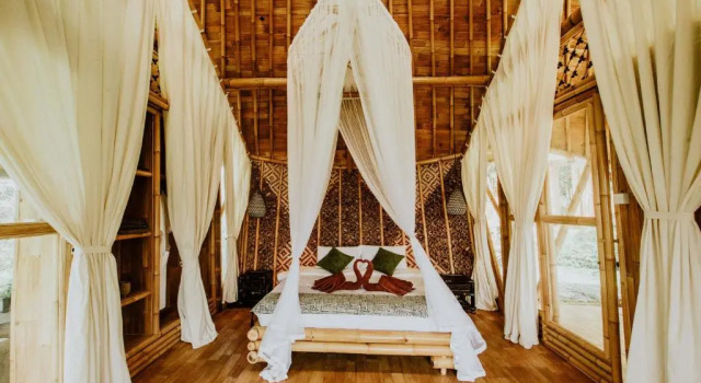 Bird Hills Bamboo House, Забронировать Гостевой дом Гостевые дома Карангасем, Гостевой дом