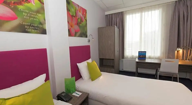 Номер Standard Court Garden Hotel