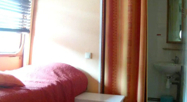 Property With 6 Bedrooms in Casseneuil, With Wonderful Lake View, Terrace and Wifi - 10 km From the Beach, Rezervovat Hotel Hotely v Lot Valley s parkováním, Parkování