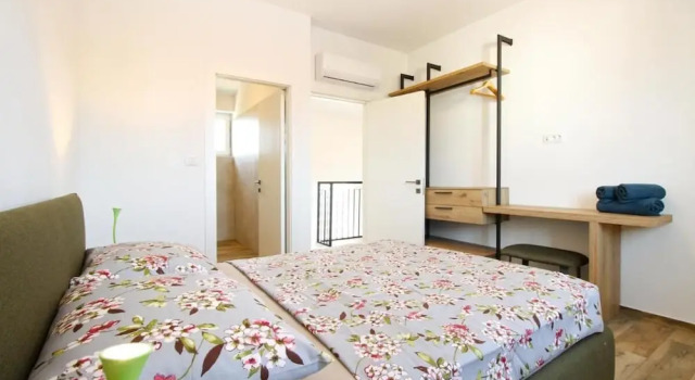 Modern Villa With Private Pool and Garden, Reserva ahora Villa Hoteles en Pula con aparcamiento, Aparcamiento