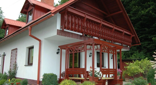 Modern Mansion in Bene ov u Semil With Pool, Rezerwuj Hotel Benecko Kraj liberecki