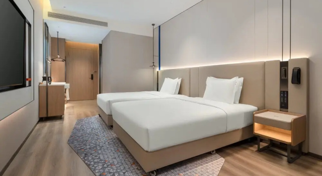 Четырёхместный номер Standard Holiday Inn Express Kunming Dianchi Rixin Road by IHG