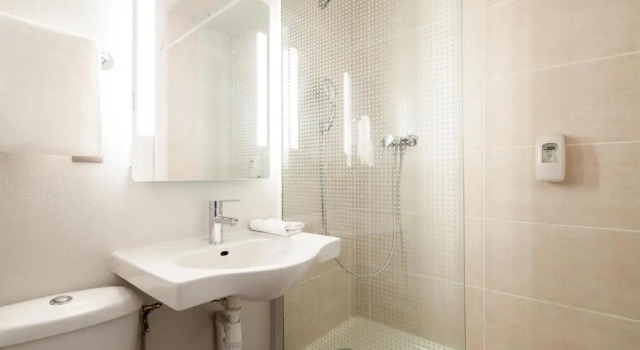 Трёхместный номер Standard B&B HOTEL Corbeil-Essonnes