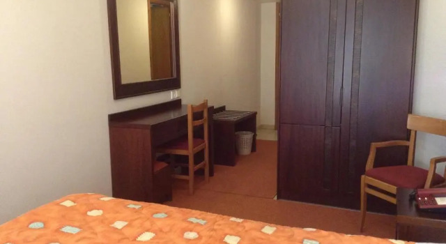Четырёхместный номер Standard с видом на бассейн Hotel Orfeas