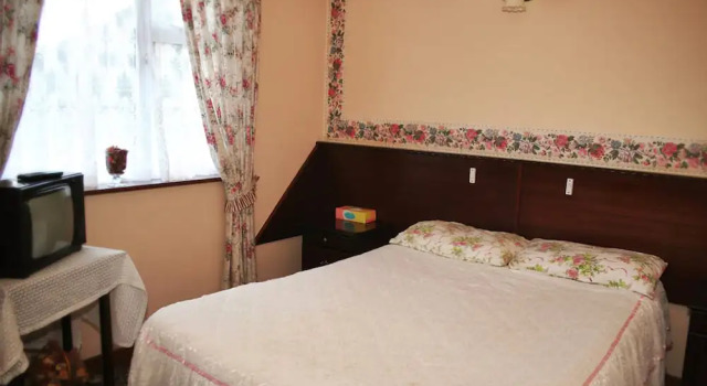 Arradale House, Rezerwuj Hotel Hotele i noclegi w Ballybay, Hotel