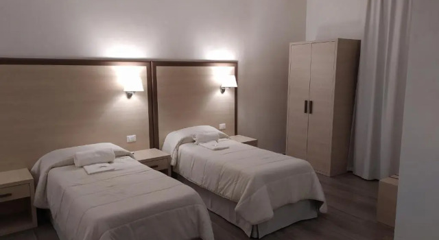 Standard- Enkelt værelse Hotel Holiday