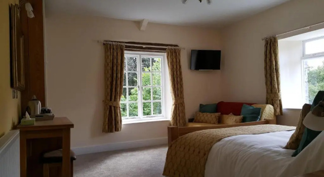 Номер Standard с видом на горы Pontyclerc Farm House Bed and Breakfast