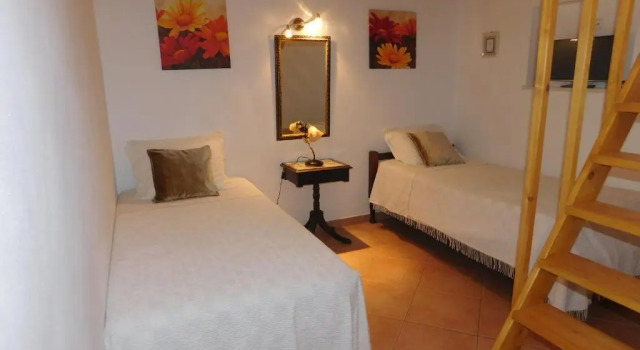 Четырёхместный номер Standard Dinas Guesthouse