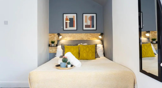 Air Host and Stay - Heyes House- Sleeps 7, free parking, mins from LFC, Забронировать Отель Отели Ливерпуля с парковкой, рядом с World of Glass, Парковка