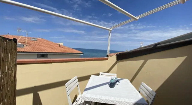 Two-room Apartment 3 Beds IN THE Conchiglia Area-rif Lucip2