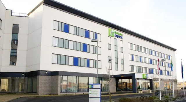 Кровать в общем номере Holiday Inn Express Rotherham - North by IHG
