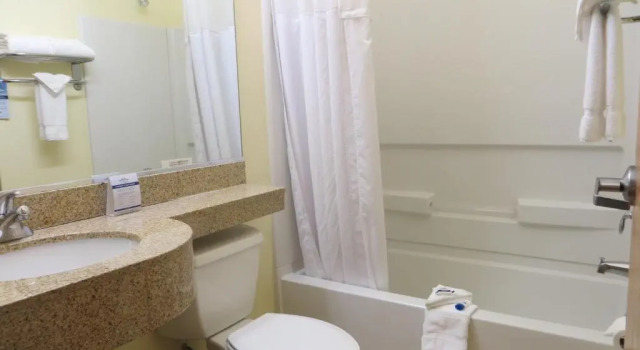 Двухместный номер Standard Microtel Inn & Suites by Wyndham Port Charlotte Punta Gorda