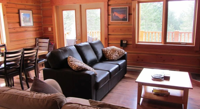 Mount 7 Lodges, Buchen Sie Hotel Golden British Columbia
