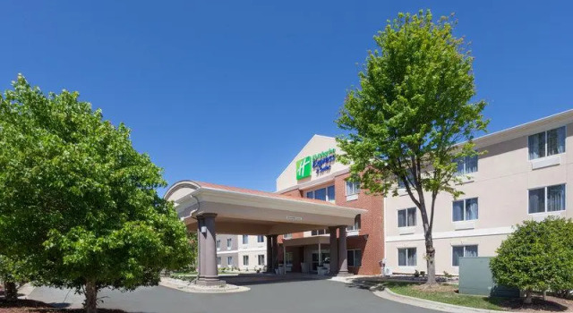 Run of House Holiday Inn Express Hotel & Suites Mebane by IHG