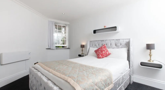 Leith Walk: Lovely Renovated Lower Flat W/parking, Забронировать Отель Лейт Эдинбург, рядом с Холирудское абатство
