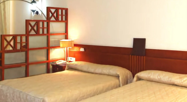 Zhengzhou Huanghegu Hot Spring Hotel, Book Hotel Zhengzhou Henan