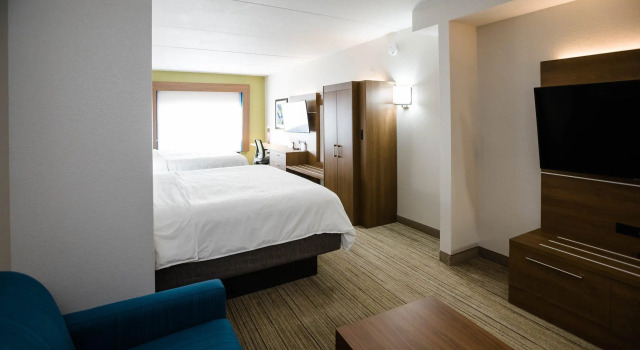 Четырёхместный люкс c 1 комнатой Holiday Inn Express & Suites Knoxville-Farragut by IHG