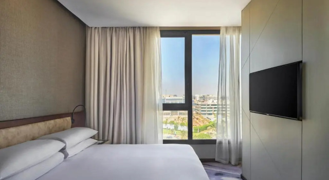 Двухместный полулюкс Club Floor Crowne Plaza - West Cairo Arkan by IHG
