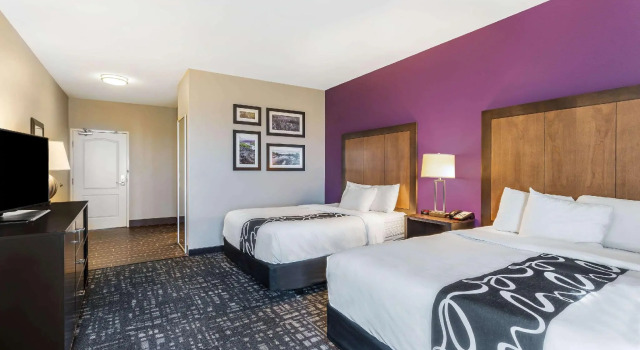 Четырёхместный номер Standard La Quinta Inn & Suites by Wyndham Monahans