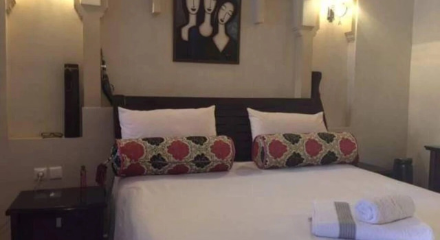 2 Bed Flat - Sleeps 6 - Hottub - Parking - Wifi, Забронировать Апартаменты/квартира Отели Марракеш-Тенсифт-Эль-Хауз с парковкой, Парковка