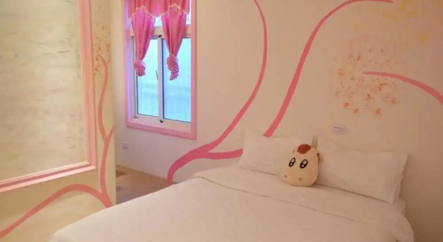 Farla Yuan, Book Hotel Xiaoliuqiu Pingtung County