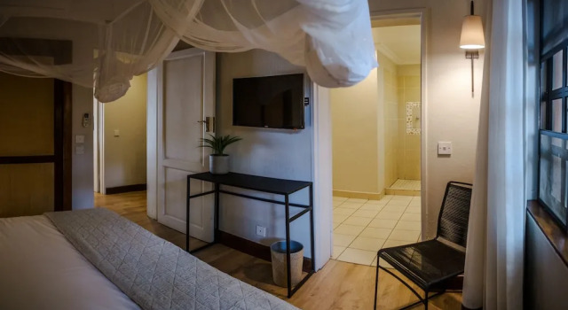 Luxus Doppel Suite mit Balkon Chobe Marina Lodge