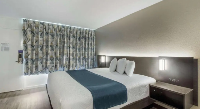 Номер Standard Motel 6 Groves, Tx