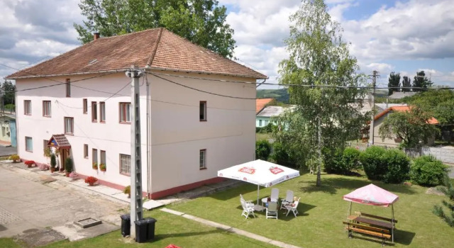 Kalcit Tourist Motel, Book Motel Billige hoteller i Heves