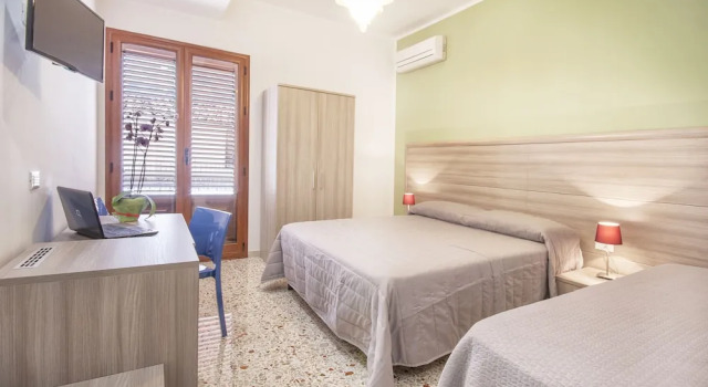 Трёхместный номер Standard с балконом и с видом на город B&B La Torre
