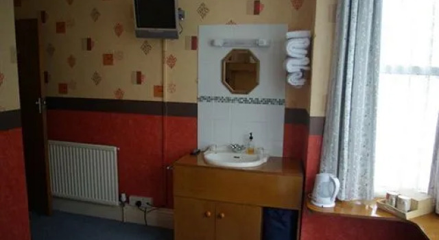 Bristol House - Guest House, Забронировать Гостевой дом Отели Пейнтон с завтраком, рядом с Goodrington Station, Завтраки