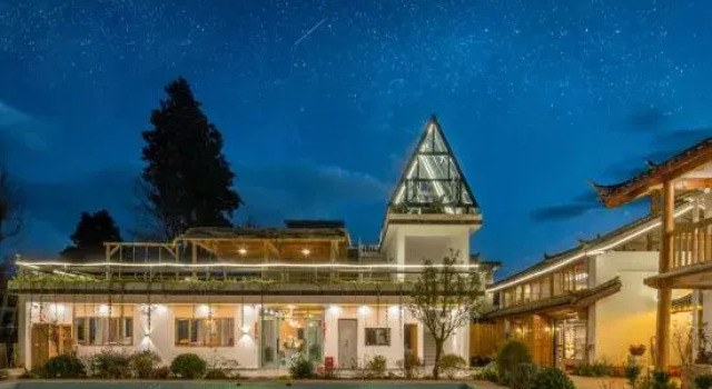 Watch the mountains with you·Designer 180° view of the snow-capped mountains, Prenota Hotel Hotel a Lijiang con piscina, Piscina