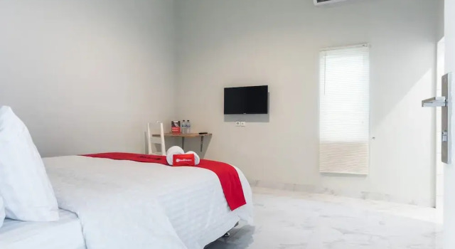 RedDoorz Plus near RS USU Medan 2, Rezerwuj Hotel Medan Sumatra