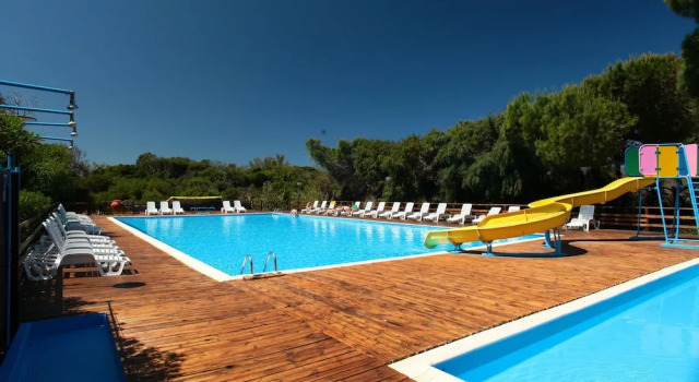 Happy Camp in Camping Bella Sardinia, Забронировать Кемпинг Отели Кульери с бассейном, Бассейн