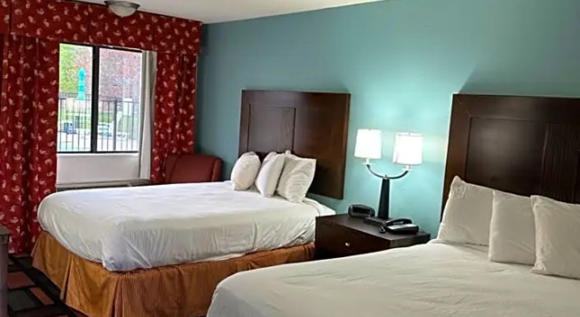 Номер Standard с балконом Americas Best Value Inn Canton, NC