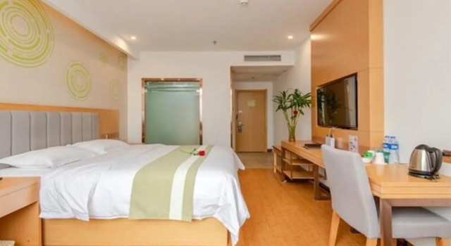 GreenTree Inn Hefei Binhu New District Ziyun Road and Qingtan Road Jianghuai Car Factory, Rezerwuj Hotel Hotele 3-gwiazdkowe w Luogang, 3*