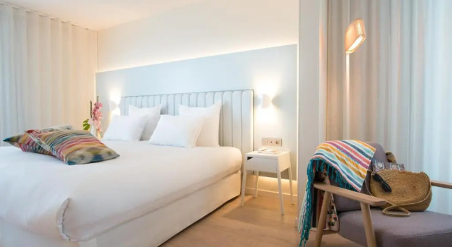 Двухместный полулюкс Croisette Beach Hotel Cannes - MGallery Collection