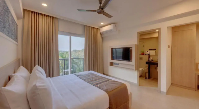 The Fern Habitat Goa, Candolim, Series by Marriott, Rezerwuj Hotel Hotele w North Goa z parkingiem, Parking