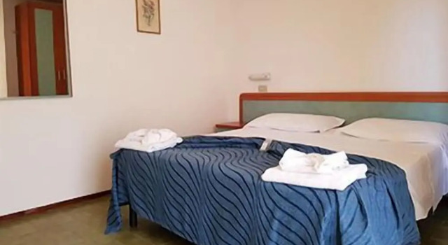 Трёхместный номер Standard с балконом Hotel Kennedy