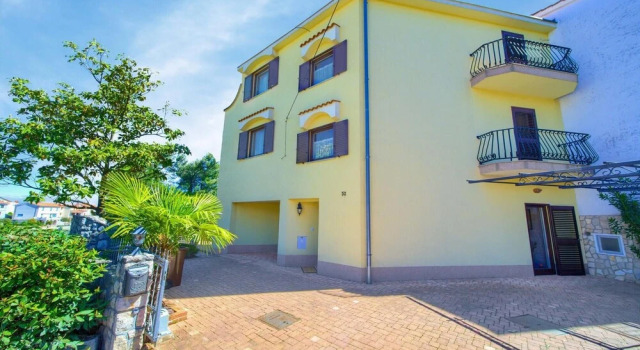 Stunning Home in Malinska With Wifi, Outdoor Swimming Pool and Heated Swimming Pool, Забронировать Отель Малинска остров Крк, рядом с St. Mary Magdalene Monastery in Porat