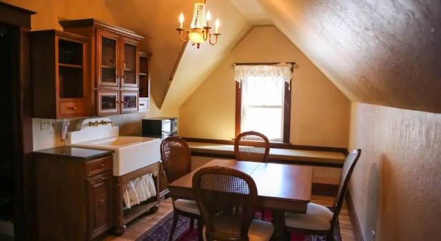 Bed & Breakfast On Broadway, Book Hotel Decorah Iowa, nær Agora