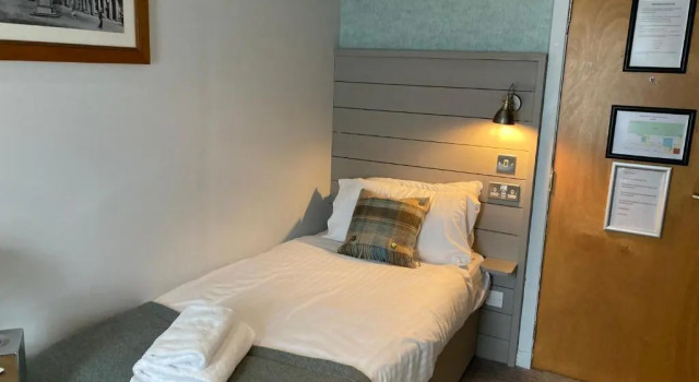 Номер Standard West Port Hotel
