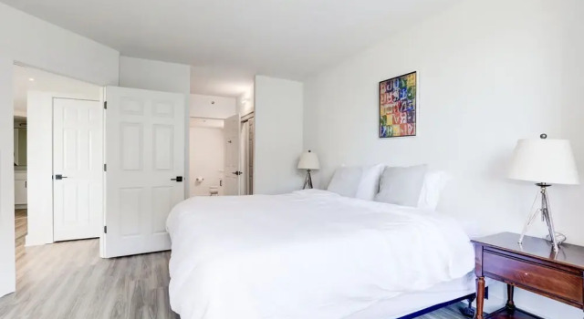 Апартаменты Comfort с видом на город Elegant 2BR Apartment - Minutes to D.C.